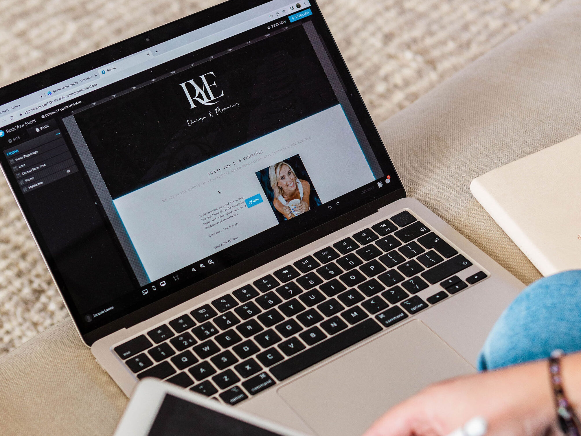 Showit website design platform vs WordPress. Website designer and branding expert Jacquie Lawes 